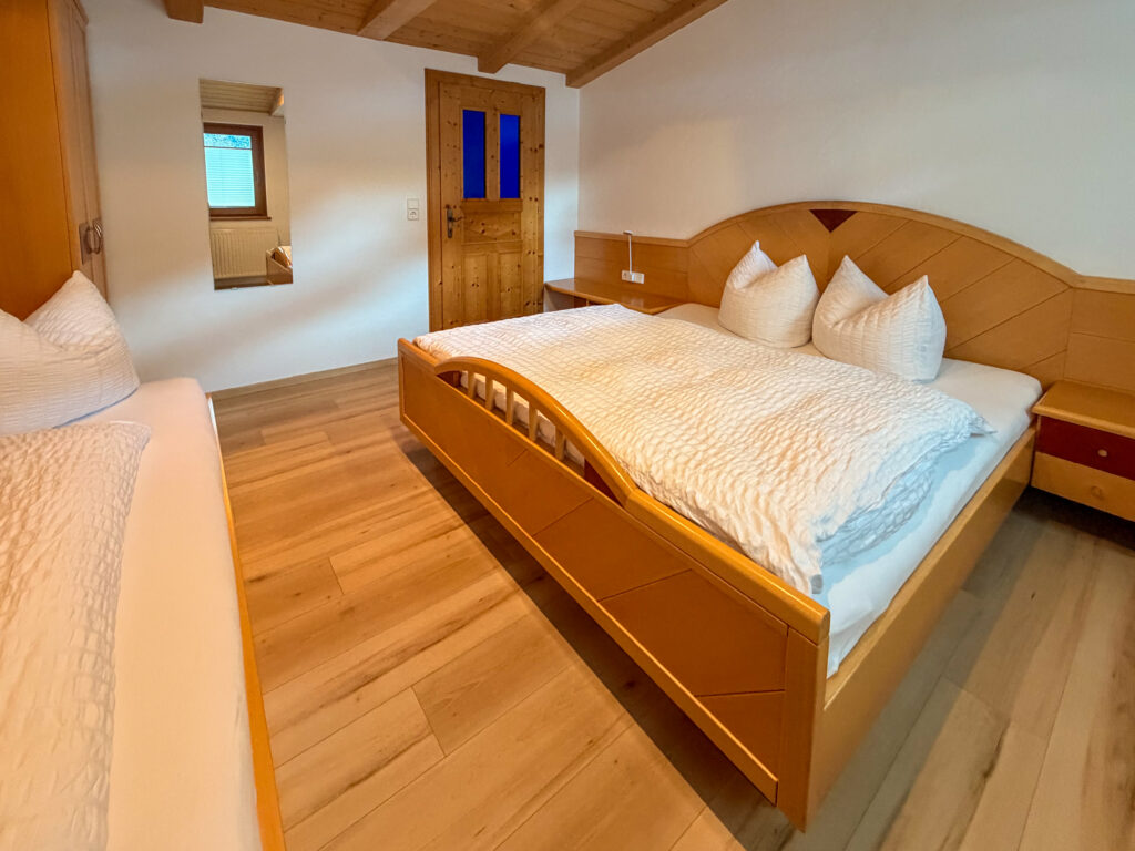 Apartment 402 img 0103